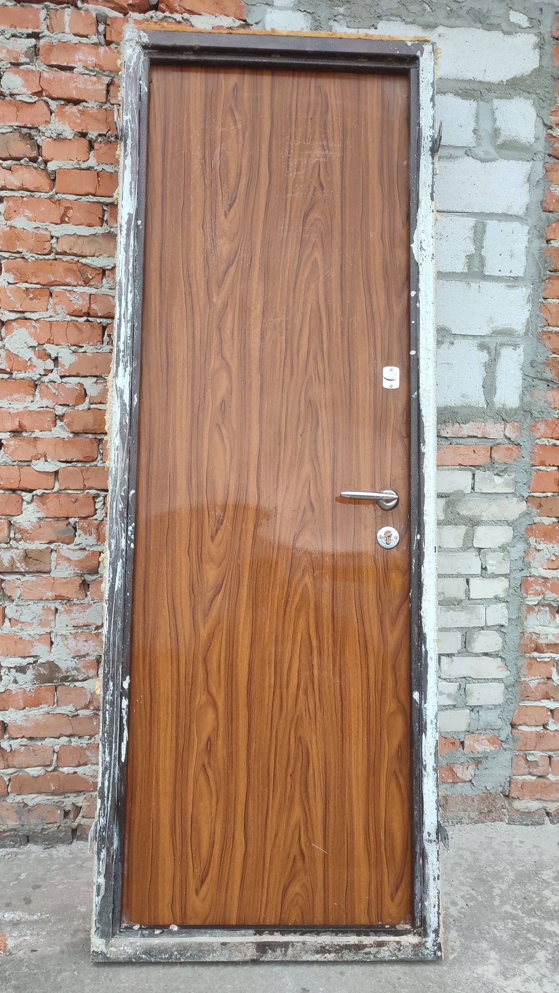 Двері металеві після демонтажу