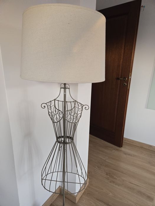 Lampa podłogowa manekin home-you