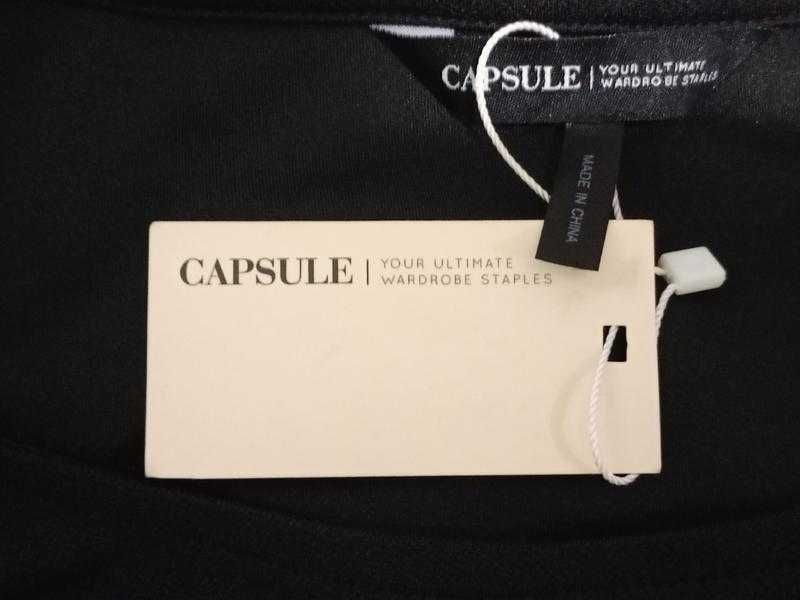 Елегантна блуза чорного кольору від Capsule розмір 10