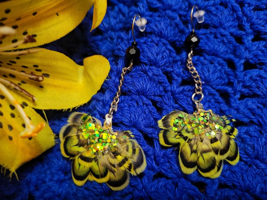 Пір’я хвилястого папуги. 500 шт., сережки з пір'я