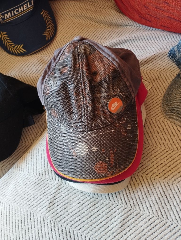 Chapéus e gorros a partir de 1 euro