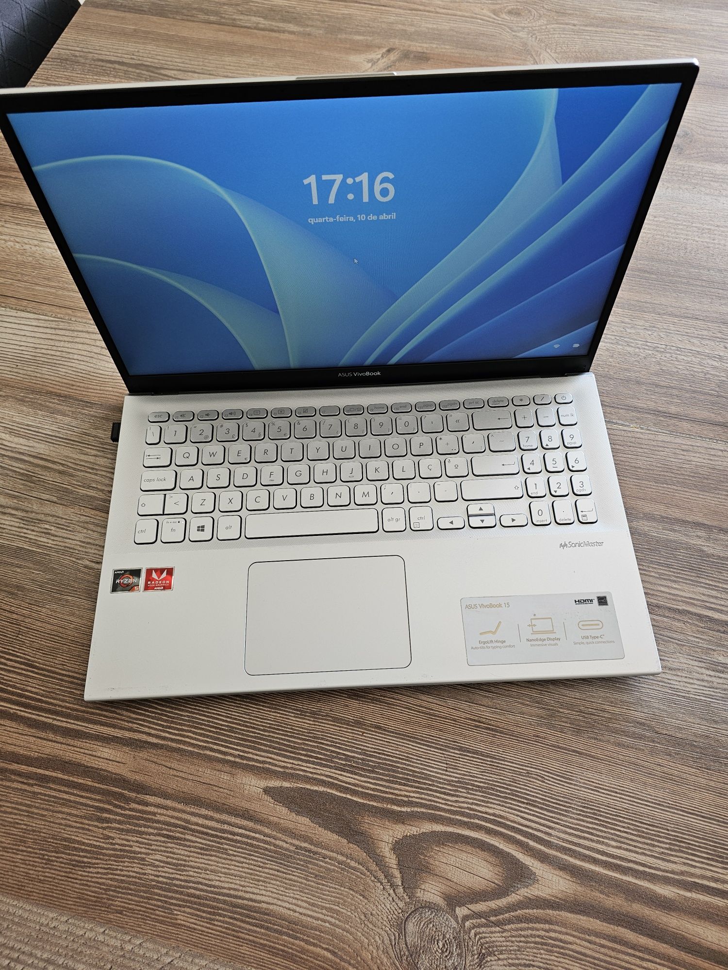 Portátil Asus VIVOBOOK 15 F512D