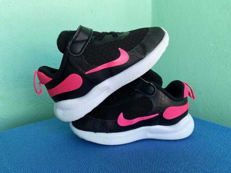 Кросівки Nike Revolution 7