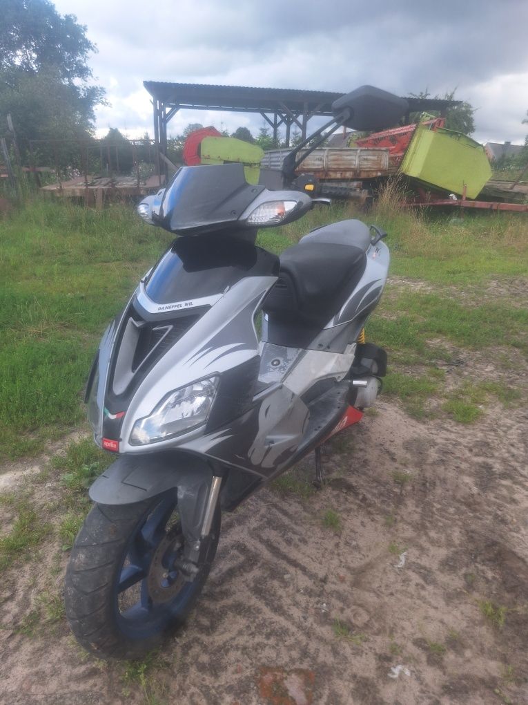 Aprilia sr factory