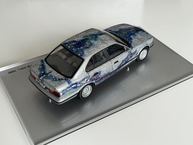 1:18 MINICHAMPS BMW 535i (E34) Limousine / ArtCar by Matazo Kayama