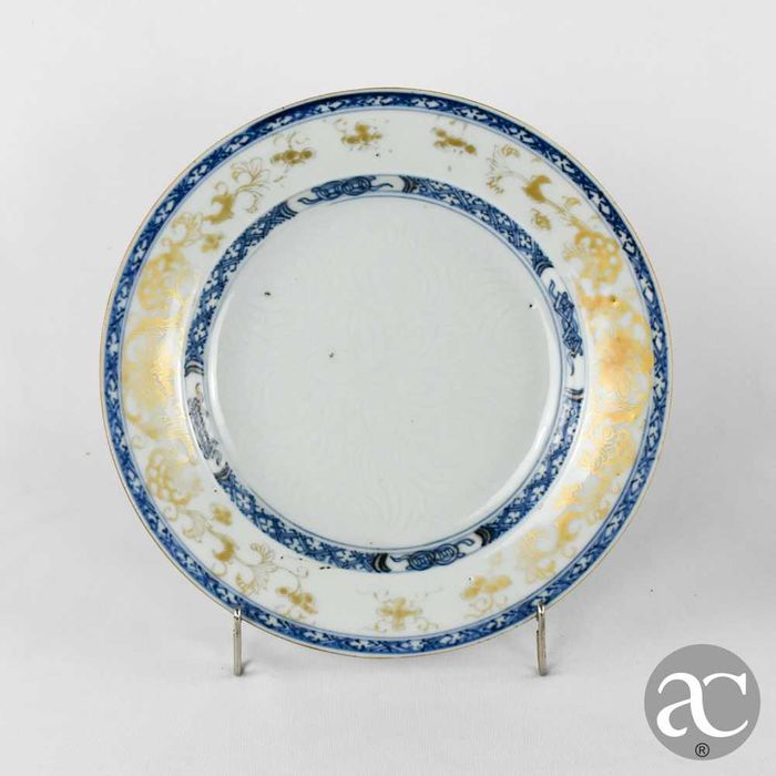 Par de Pratos, China, decoração  “bianco sopra bianco” Qianlong XVIII
