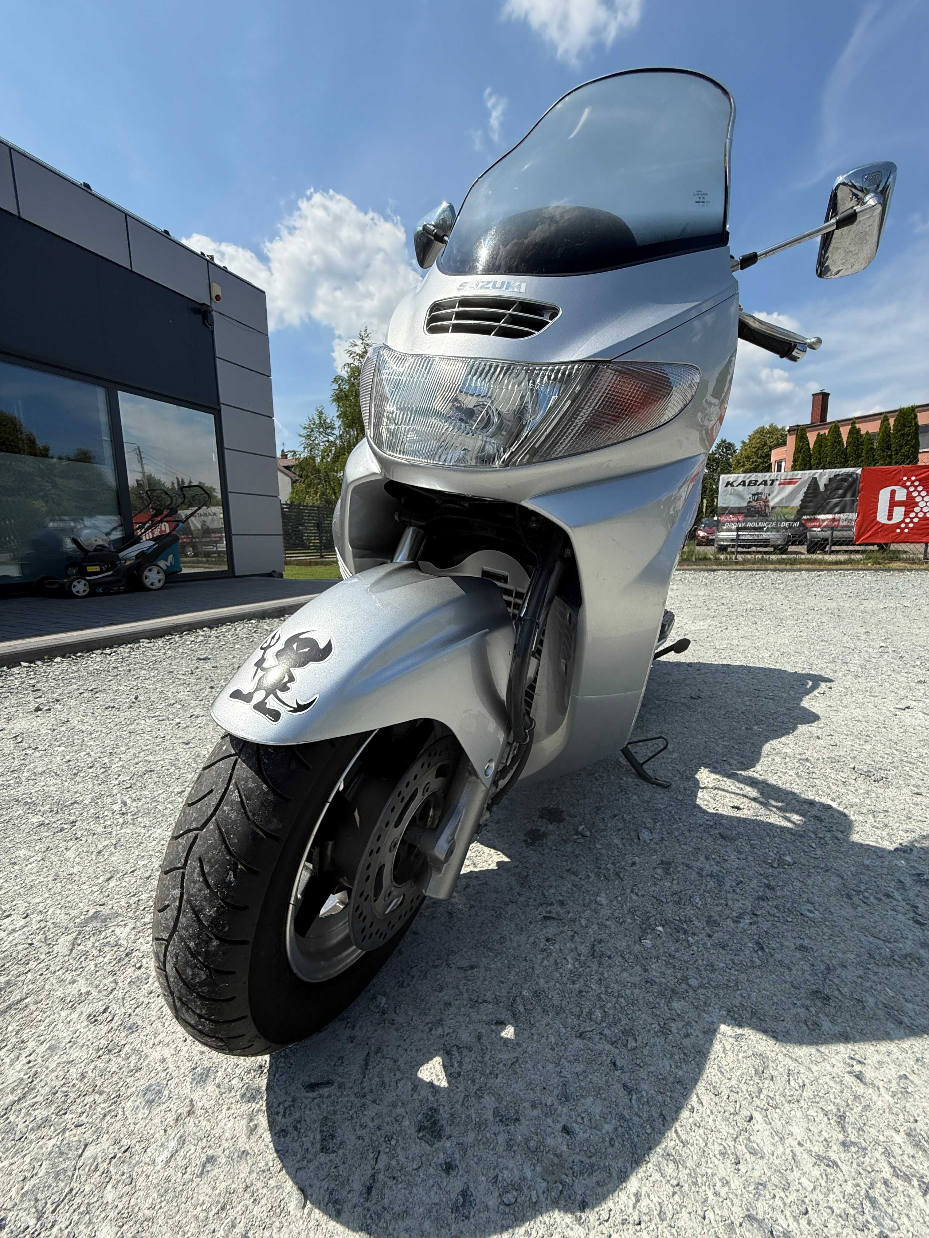 Suzuki Burgman 250 w bardzo dobrym stanie, bezwypadkowy.