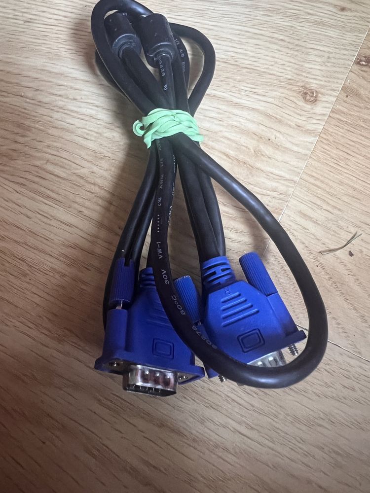 Kabel do monitora i komputera