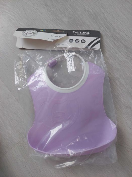 Śliniaczek plastikowy Twistshake fioletowy kolor bzu blw