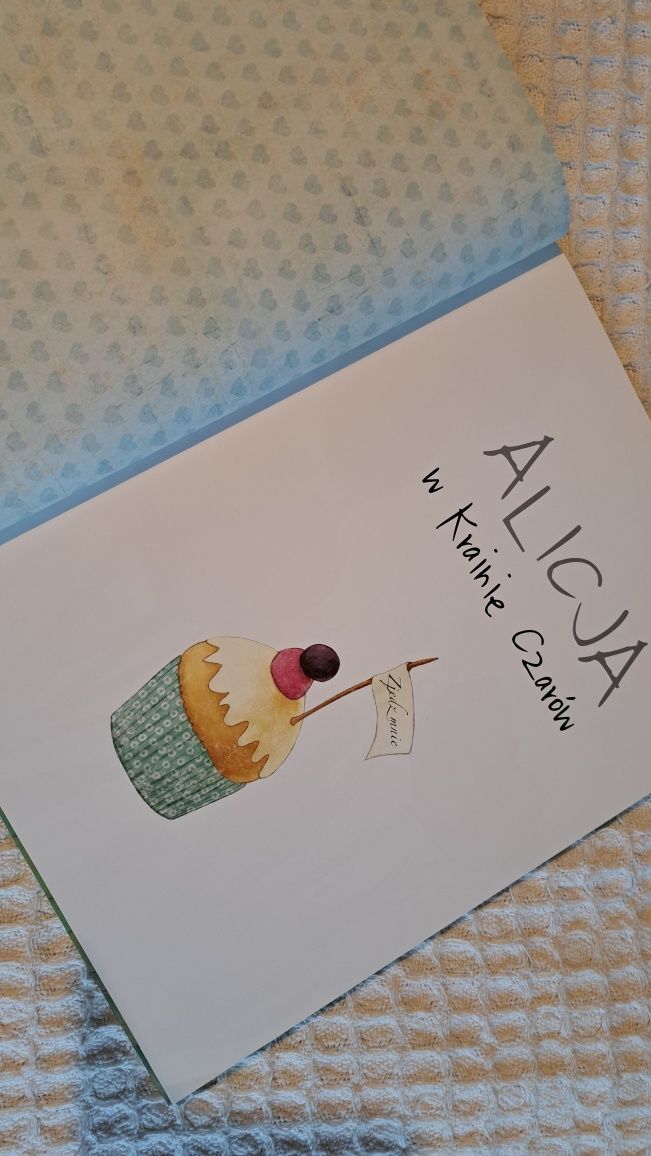 Książka dla dzieci "Alicja w krainie Czarów" PREZENT