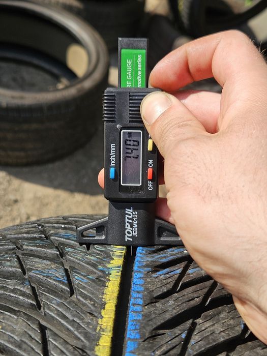 Шины БУ 235 55 R 18 Michelin pilot alpin 5 SUV комплект зима