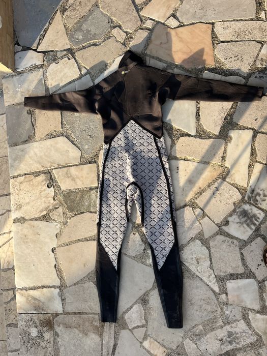 Fato de surf Furnace carbon