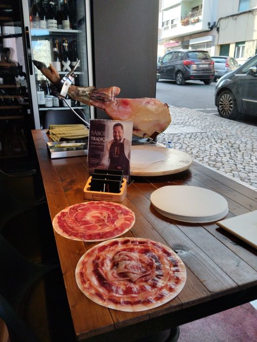 Cortador profissional de presunto