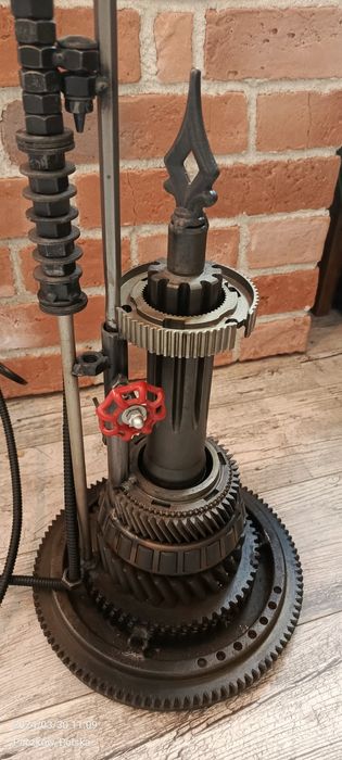 Lampa stojąca metalowa industrial