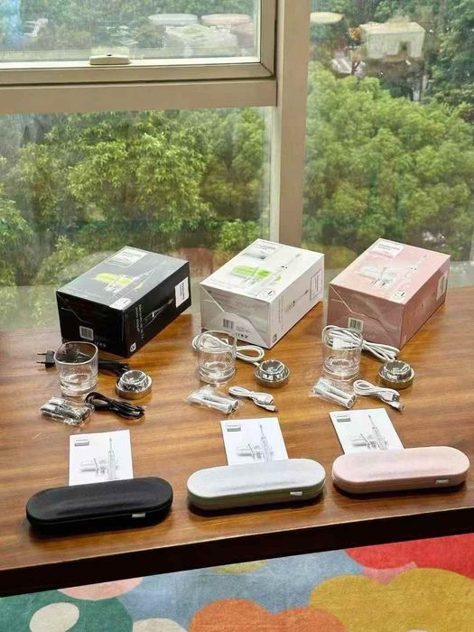 Електрична зубна щітка Philips Sonicare DiamondClean HX9352