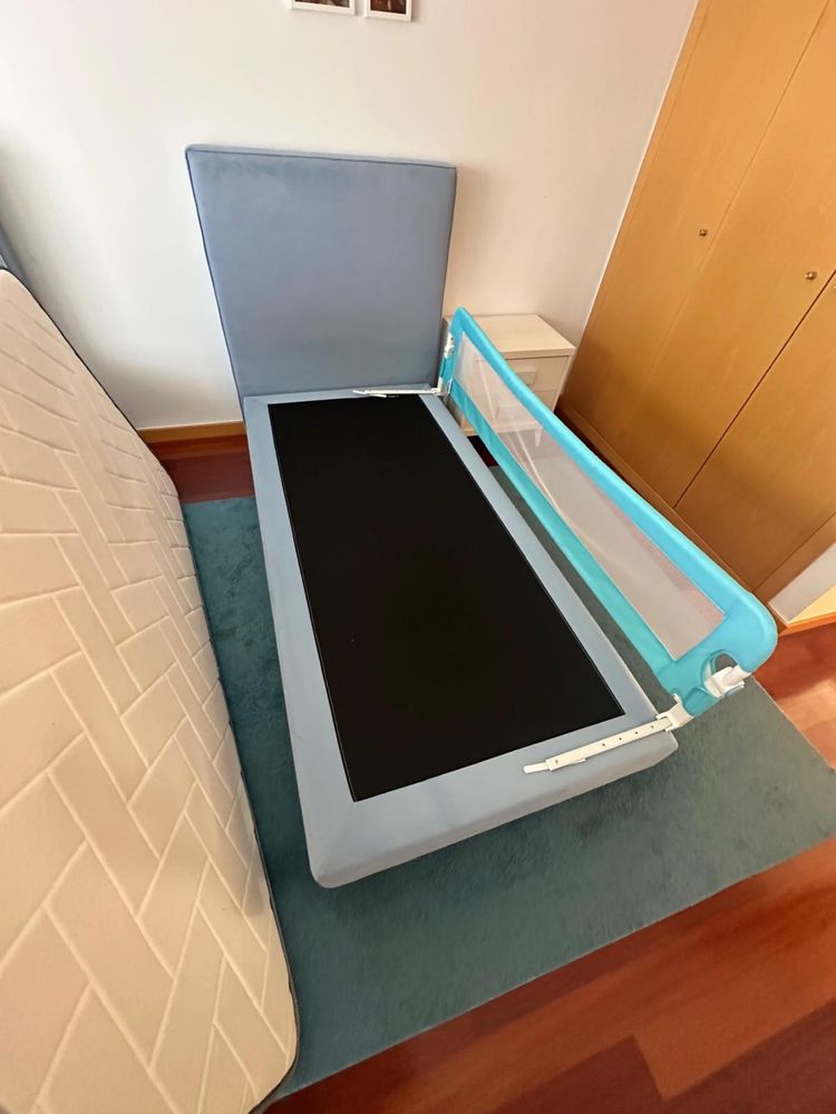 OPORTUNIDADE!! Vendo conjunto 2 camas solteiro