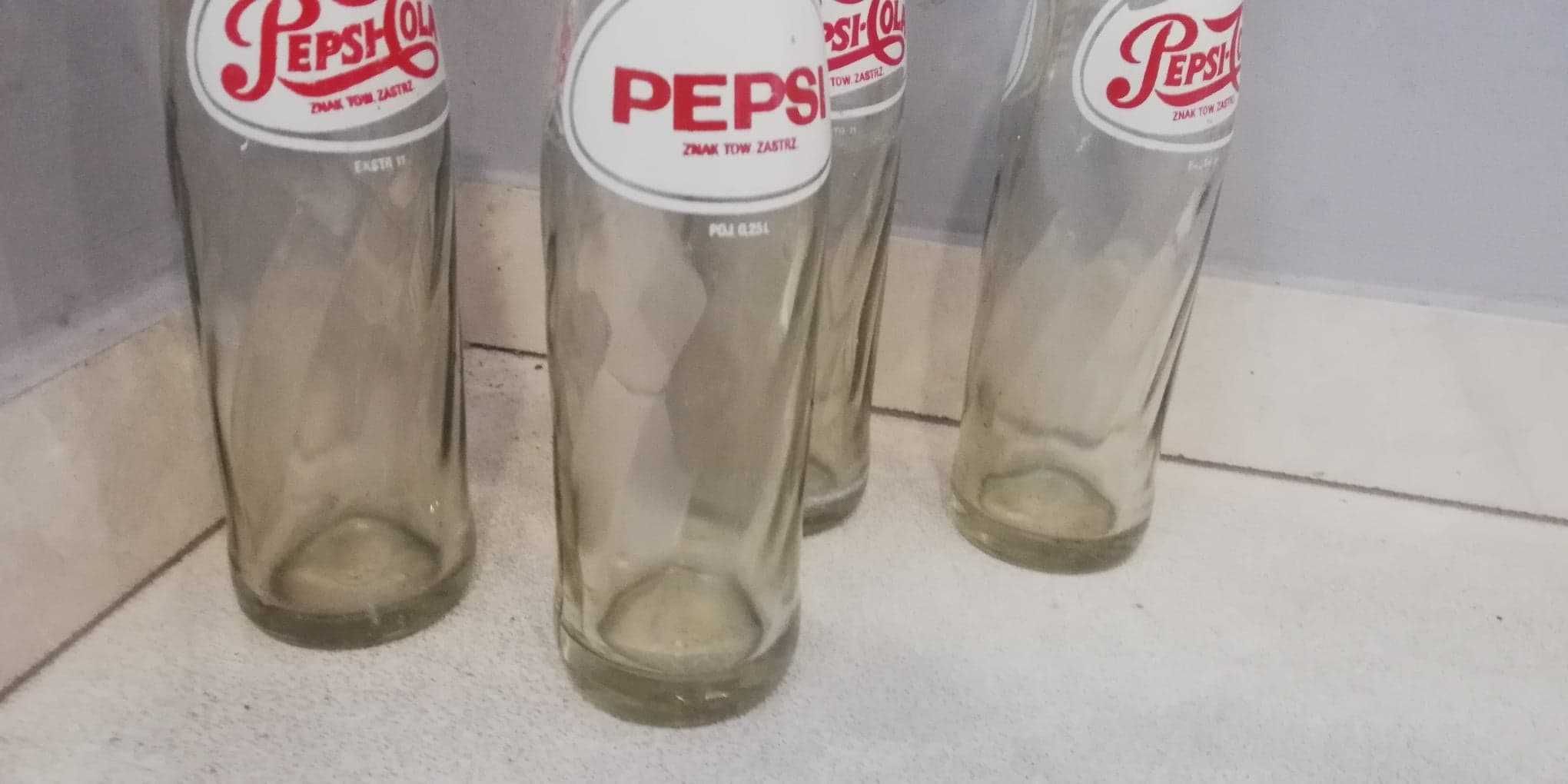 Stare butelki Pepsi i Pepsi Cola