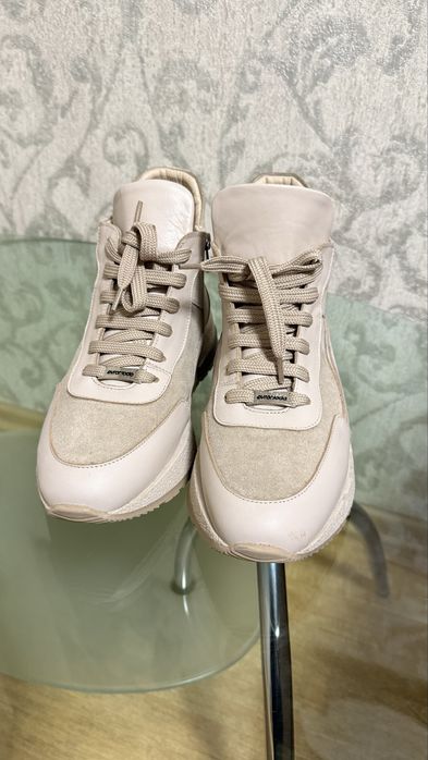 Продам зимові хутряні кросівки