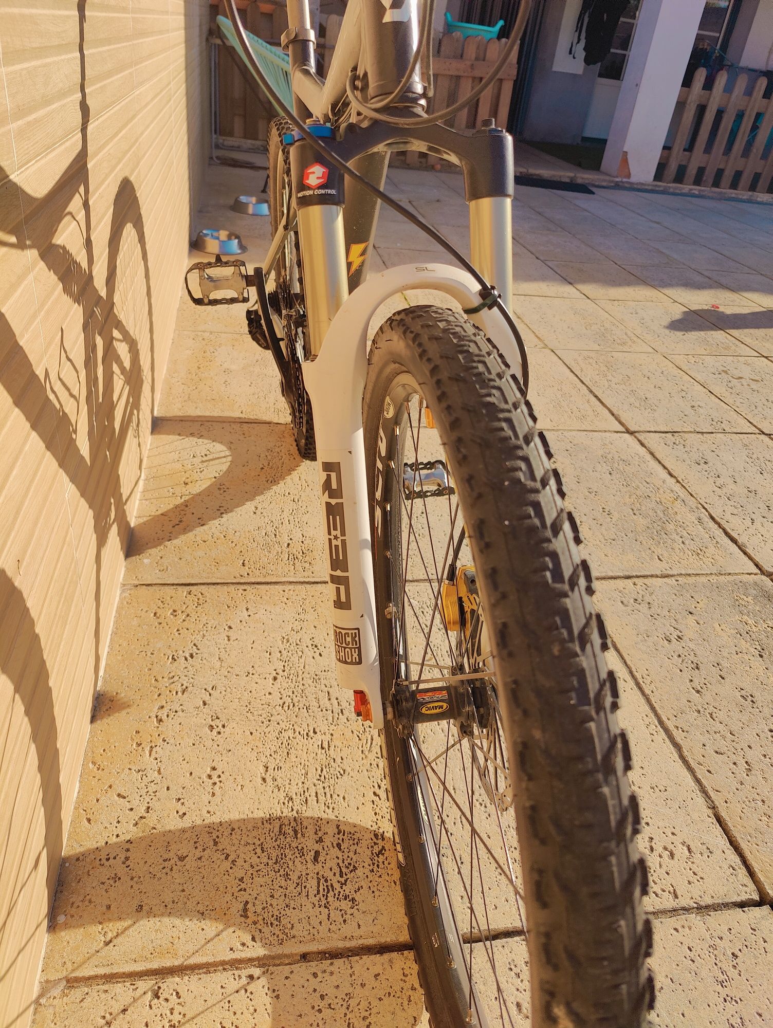 Bicicleta (Suspensão Total)
