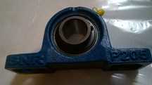 Корпус подшипника SNR P205 и подшипник SNR UC205G2. ZVL 6207-2RSR