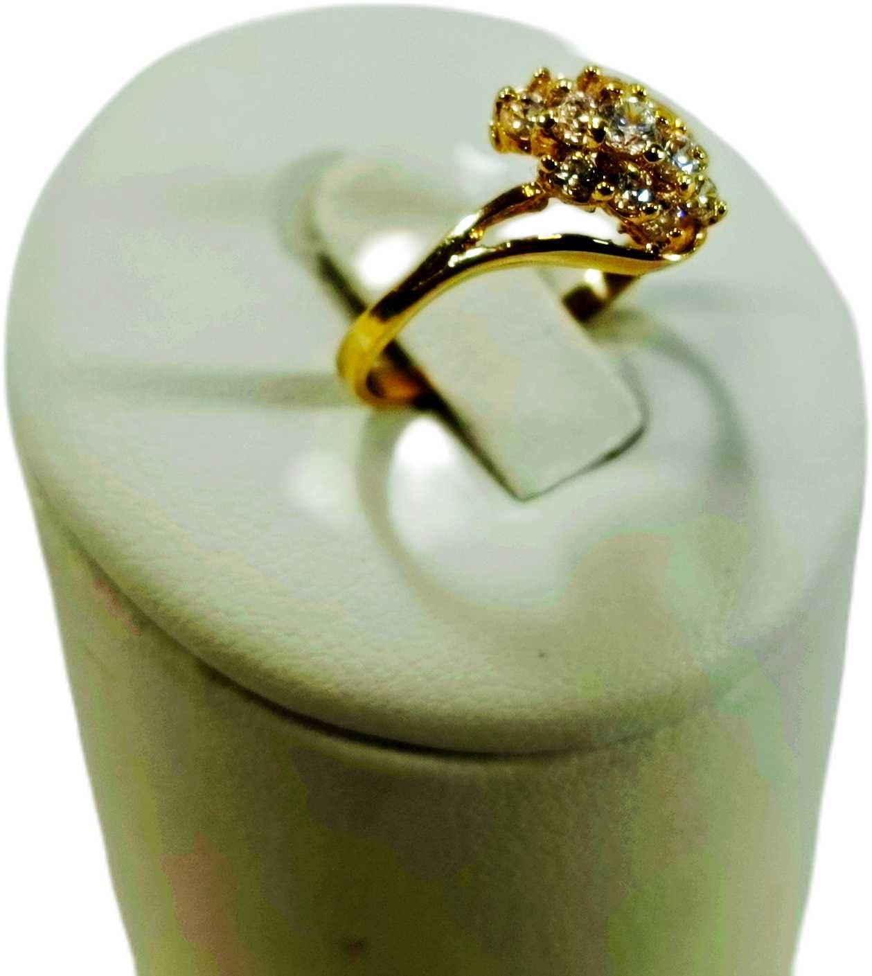 Przepiękny złoty pierścionek z cyrkoniami 585 1,87g rozmiar 12