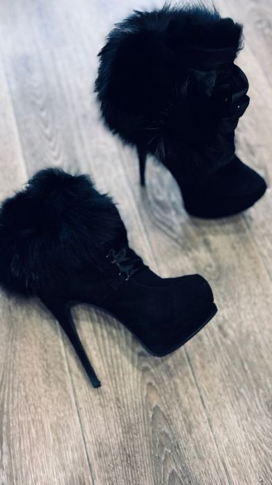 продам зимові ботигки на натуральному хутрі