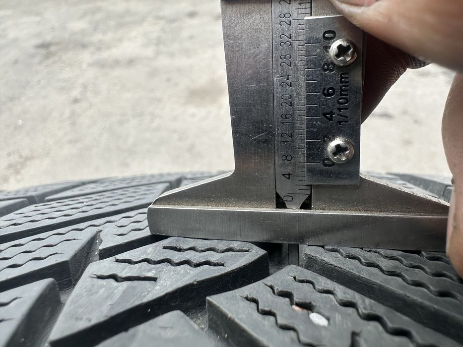 Шини 255 40 19 100V Goodyear UltraGrip Performance пара
