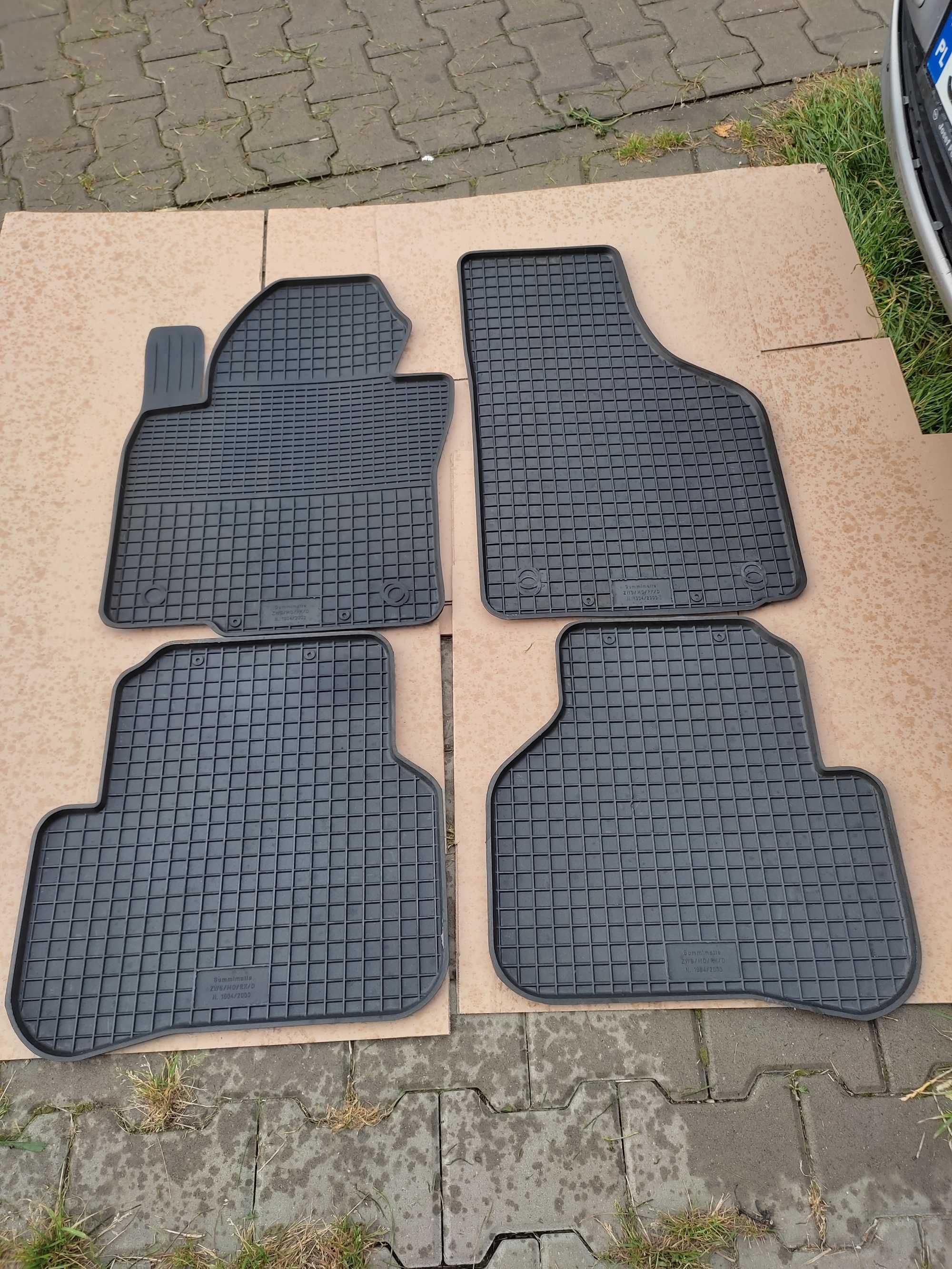 VW TIGUAN OD 2007r NOWE Dywaniki gumowe dopasowane korytka korytko