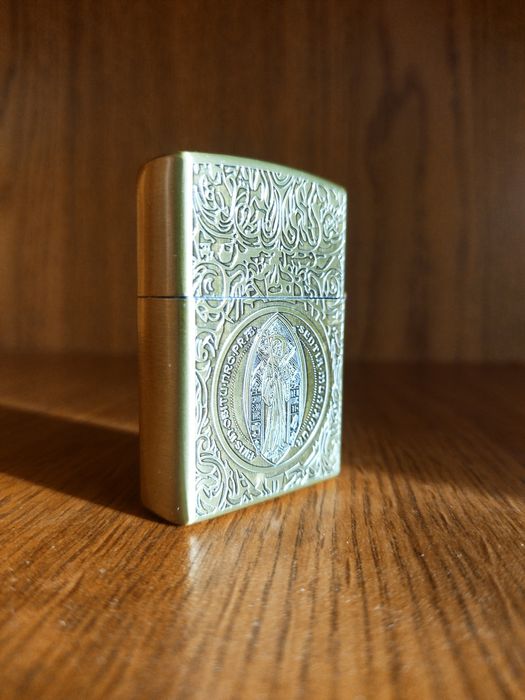 Запальничка NgLing , бензинова,в гарному стані.