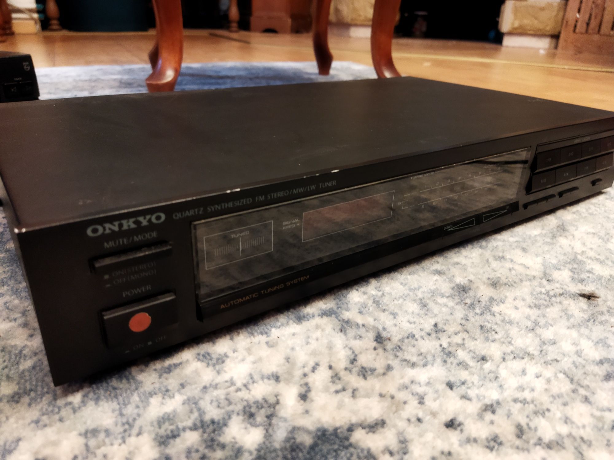 Tuner cyfrowy Onkyo T-4330l