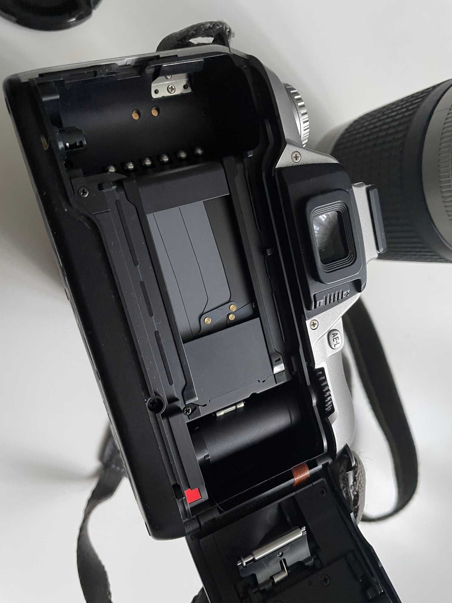 Aparat Nikon F75 z obiektywem 28-100mm