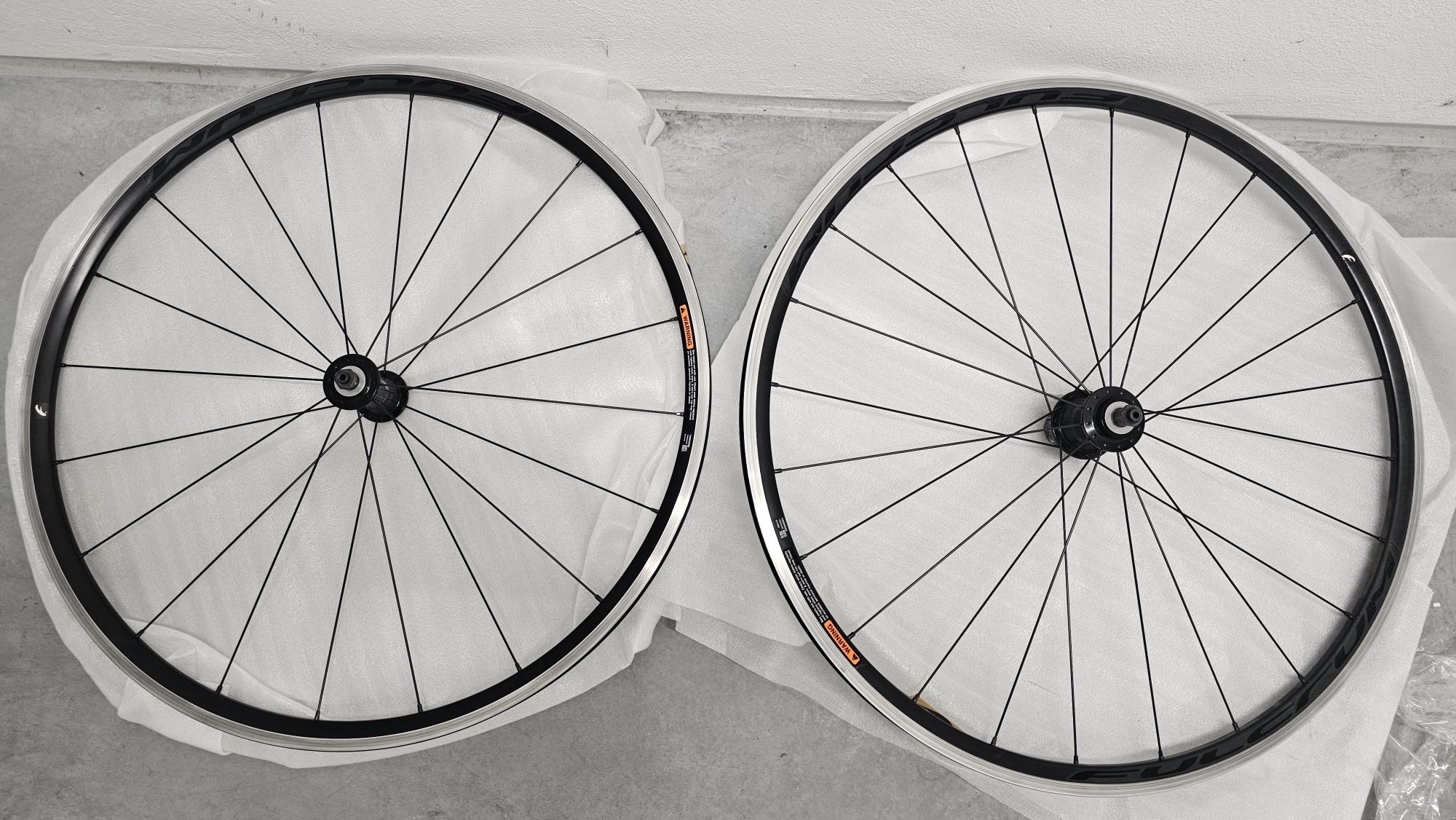 Koła rowerowe szosowe Falcrum Racing 900 700c, prawie nowe