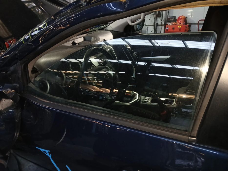 Vidro porta frente esquerda NISSAN NP300 Navara Pick Up (D23)