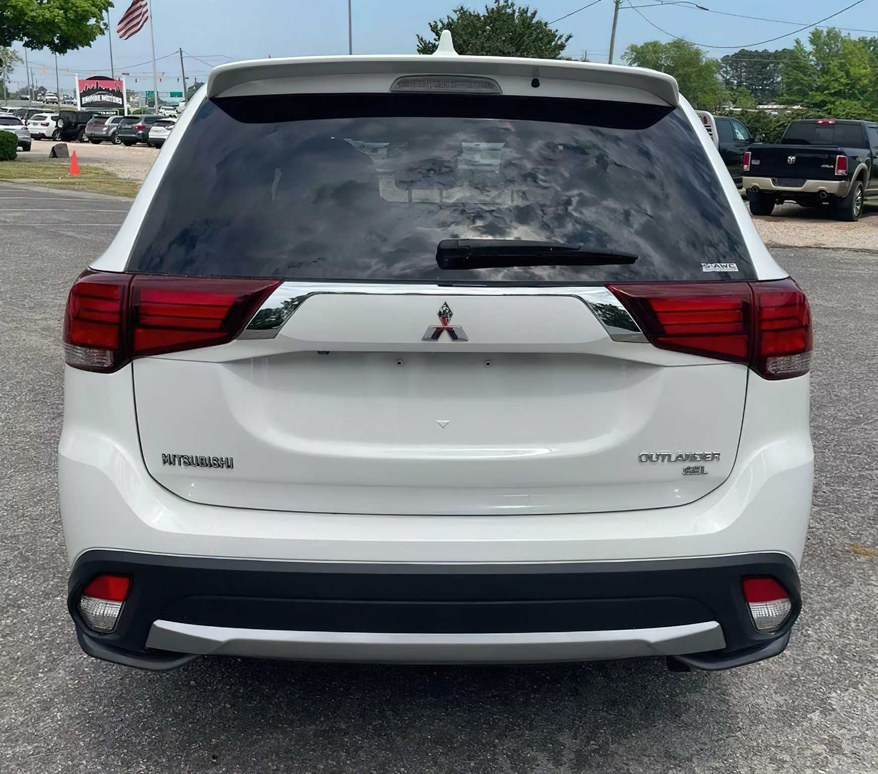 Mitsubishi Outlander  SEL 2018