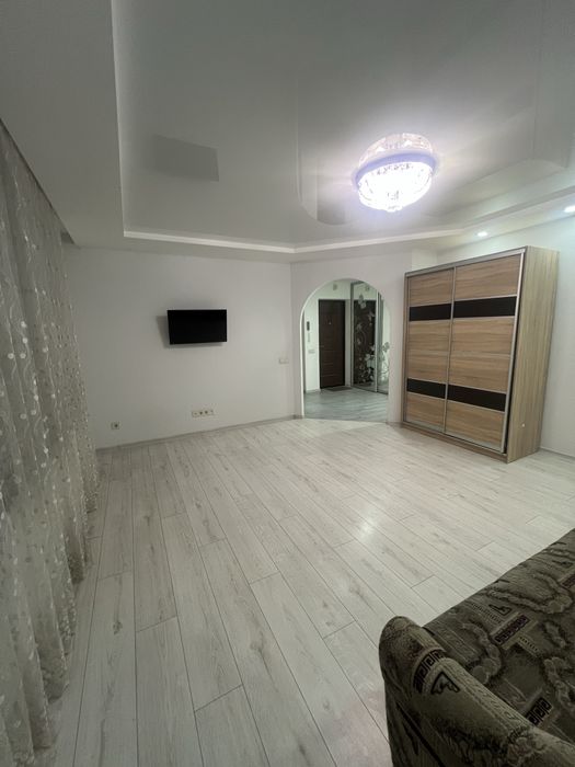 Оренда трикімнатна поблизу центру