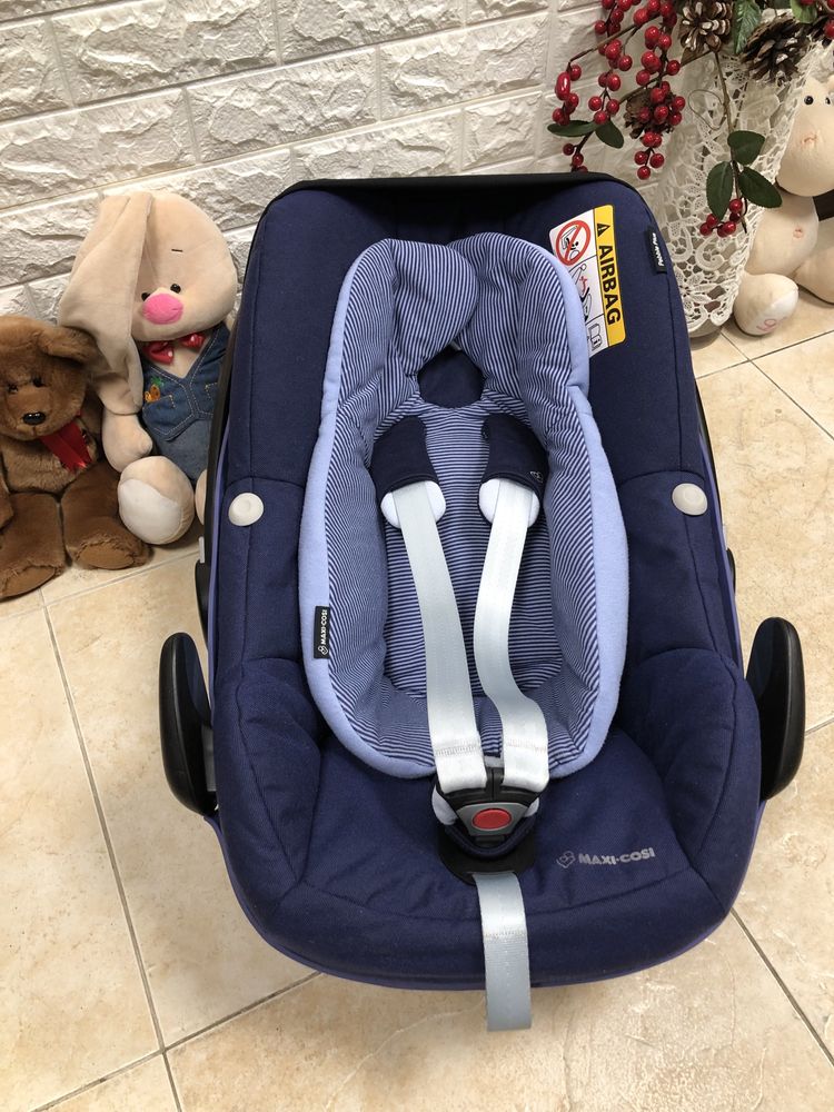 Автокрісло MAXI-COSI Pebble Plus i-Size Група 0+ (0-13 кг) +подарунок