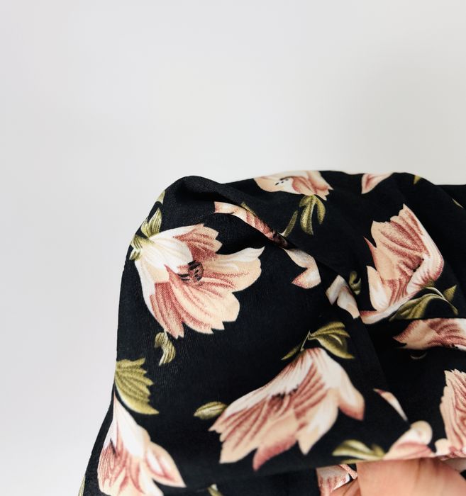 Asymetryczna spódnica w kwiaty S 36 Boohoo