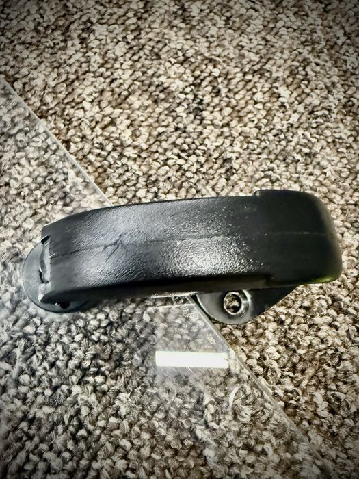 Tylne, uchylne szyby (plus uszczelki) Fiat 126p.