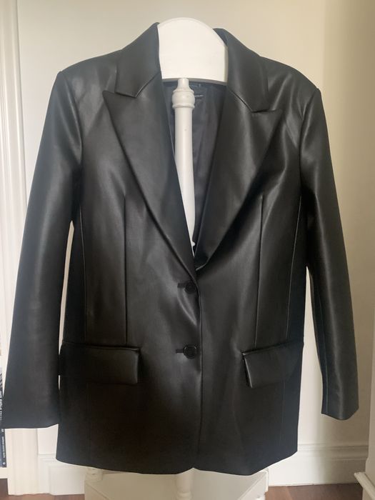 Піджак Zara зі штучноі шкіри чорного кольору оверсайз