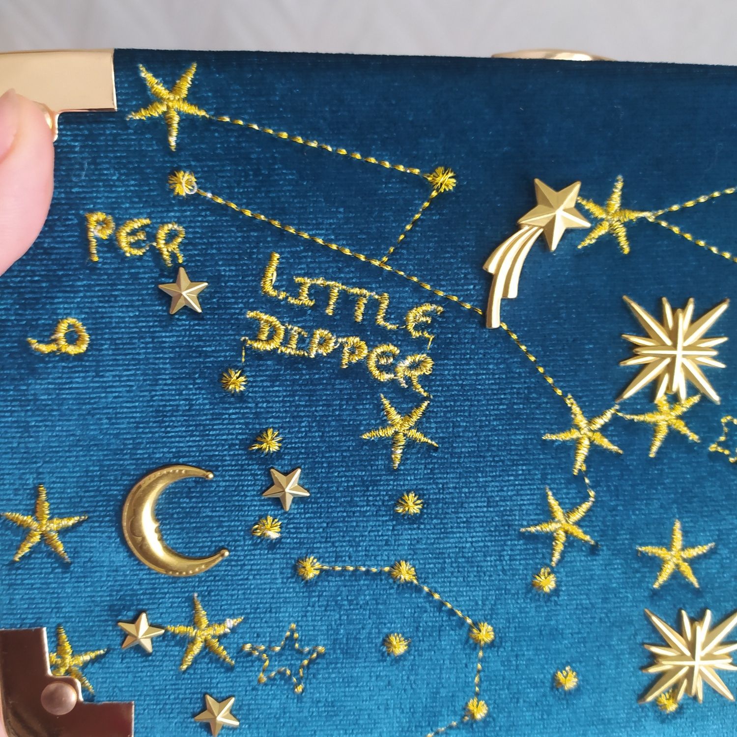 Сумочка клатч велюровая с золотой вышивкой, звёзды и космос