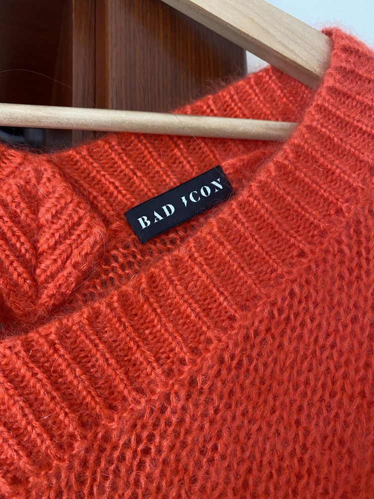 Bad Icon sweter moherowy