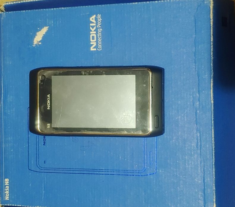 Телефон Нокиа N8