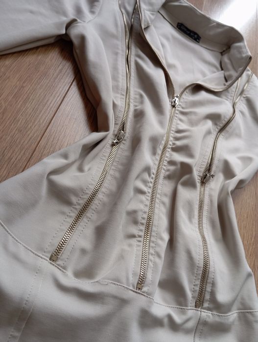 Beżowa modelująca sylwetkę sukienka damska M