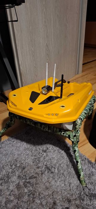 Łódka zanętowa Predator Pro Lam karpiowa