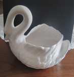 Cisne em loiça Branca da Olaria da Batalha