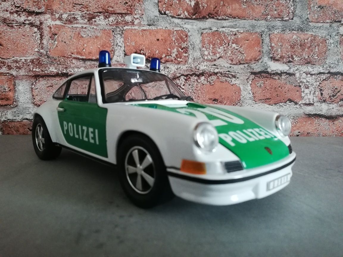 Model Porsche 911 Polizei 1/18 UH