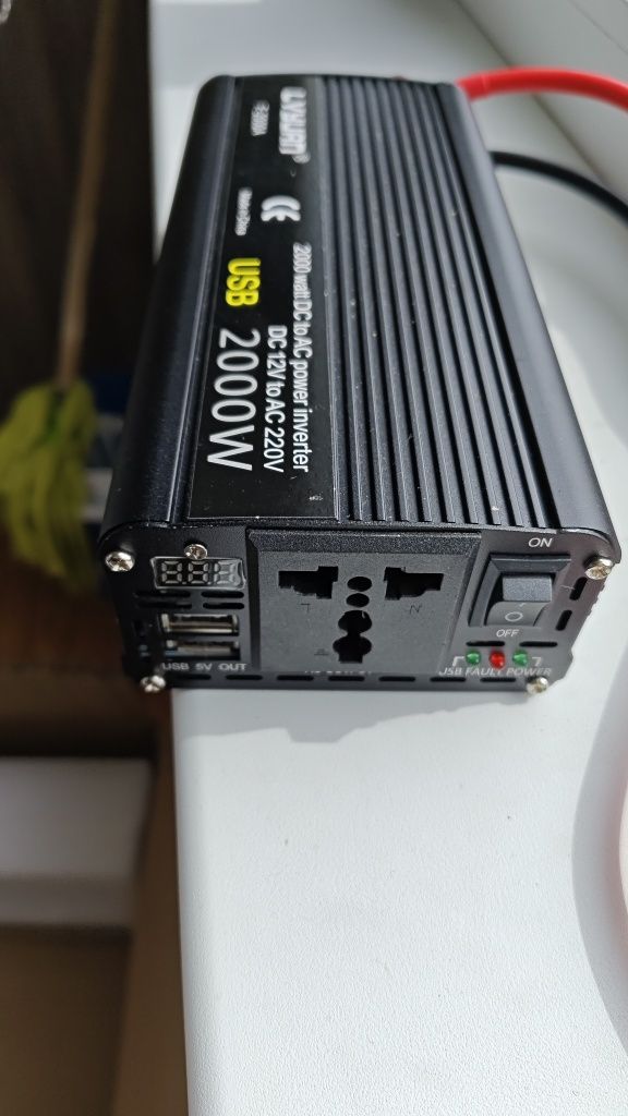 Інвертор з розеткою та USB Lvyuan F-2000A 2000 W