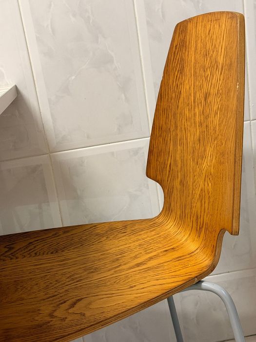 Vendo mesa com cadeiras