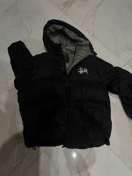 Продам пуховик Stussy