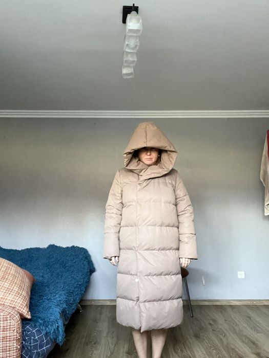 Пуховик пальто плащ жіночий зима беж біо пух розмір с